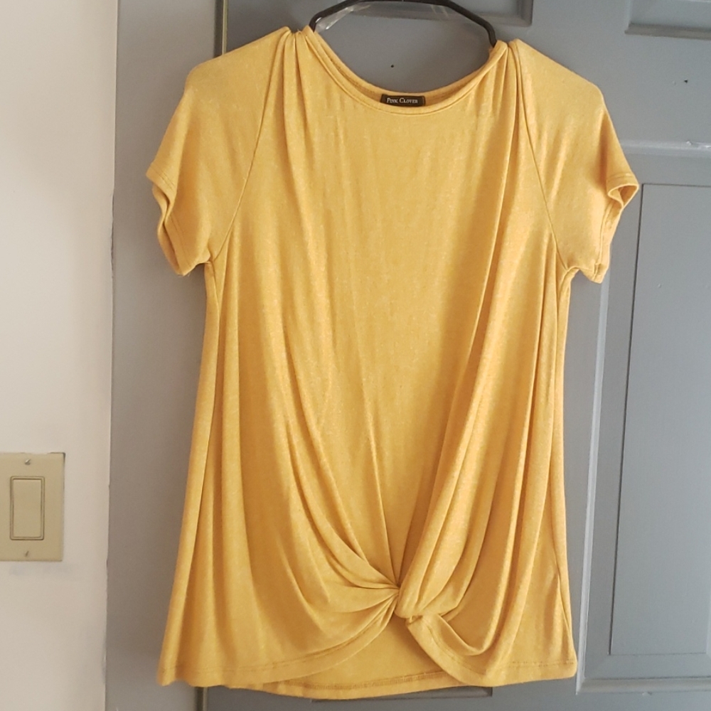Mustard yellow twist tee-shirt